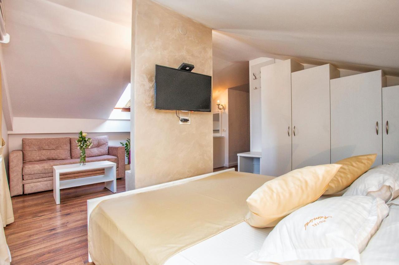 Hotel Admiral Πέραστ Εξωτερικό φωτογραφία