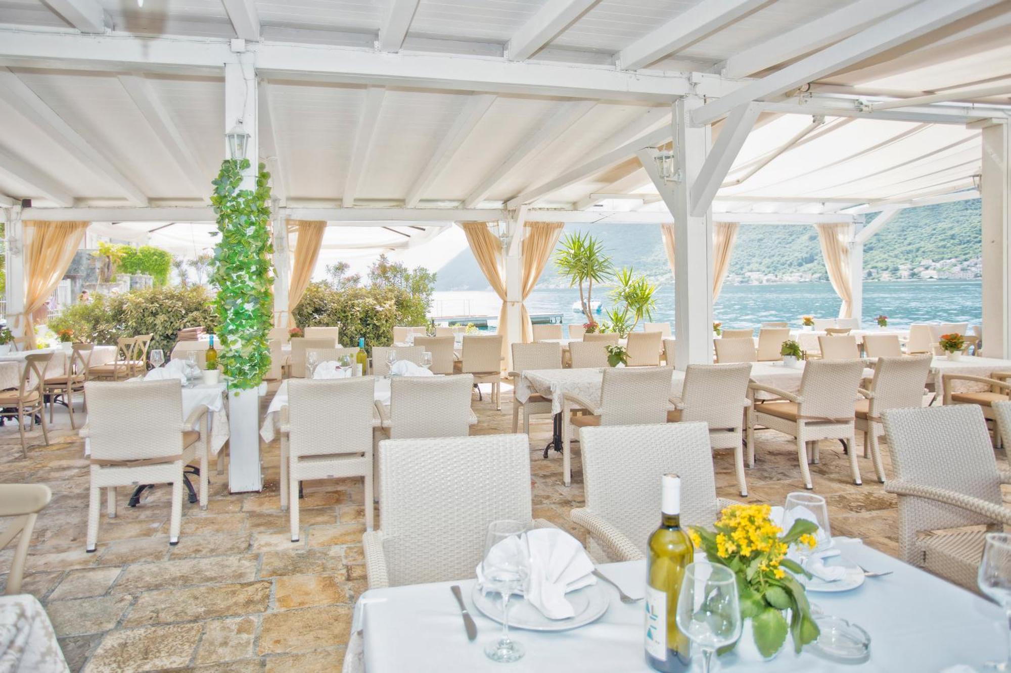 Hotel Admiral Πέραστ Εξωτερικό φωτογραφία