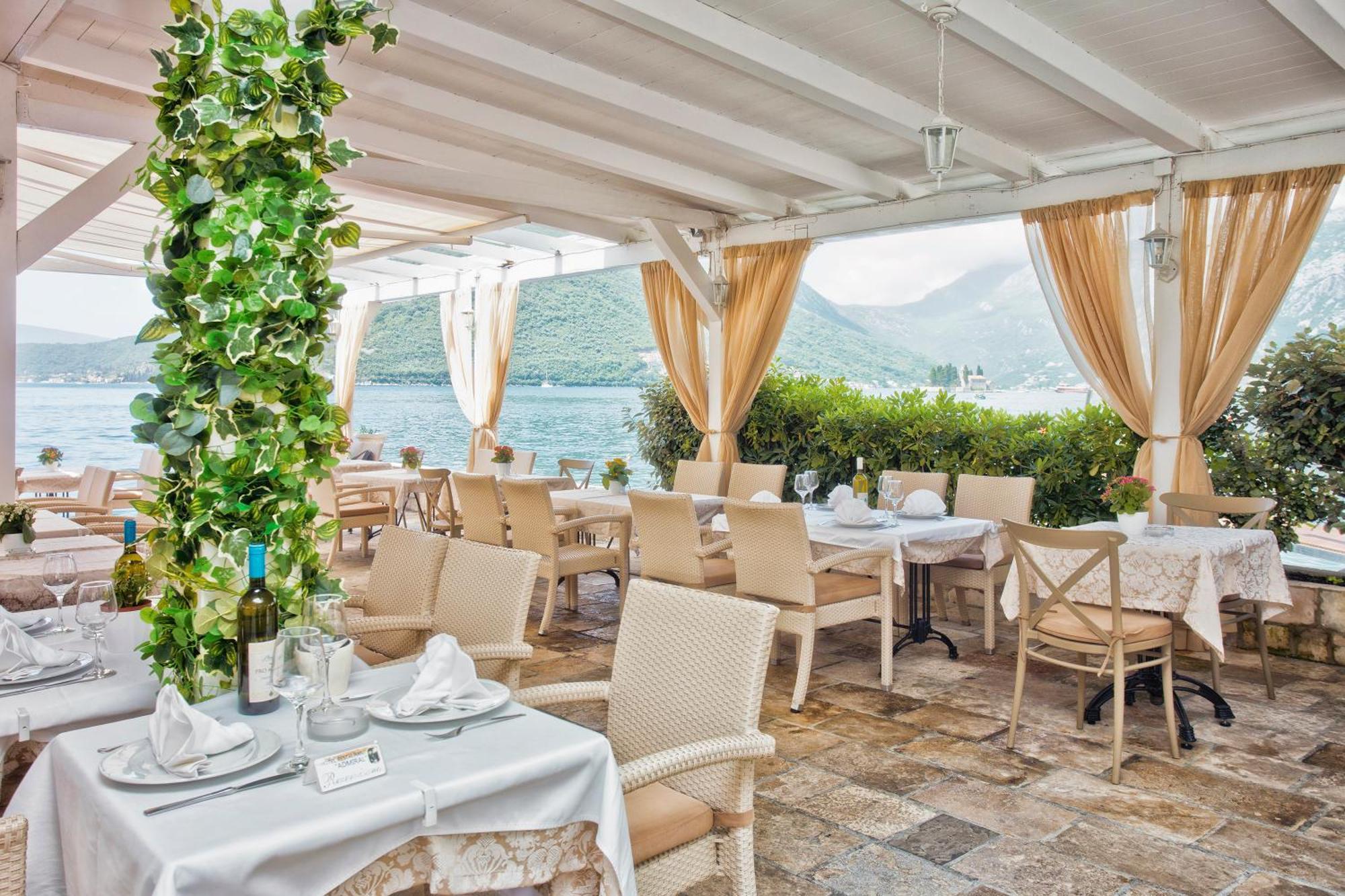Hotel Admiral Πέραστ Εξωτερικό φωτογραφία