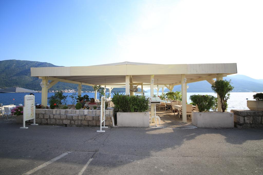 Hotel Admiral Πέραστ Εξωτερικό φωτογραφία